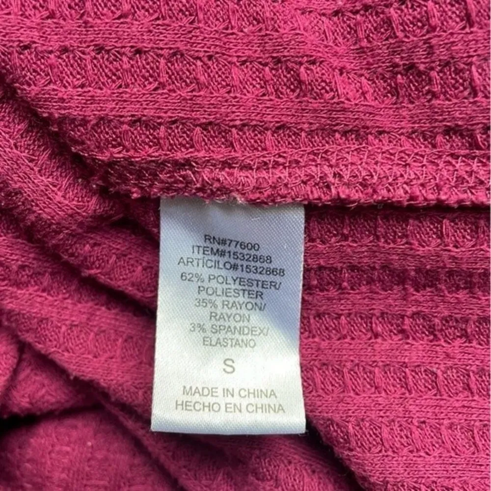 Chaser Waffle Knit Pullover Hoodie Curved Hem Top Raspberry Women’s Size Small - Image 7