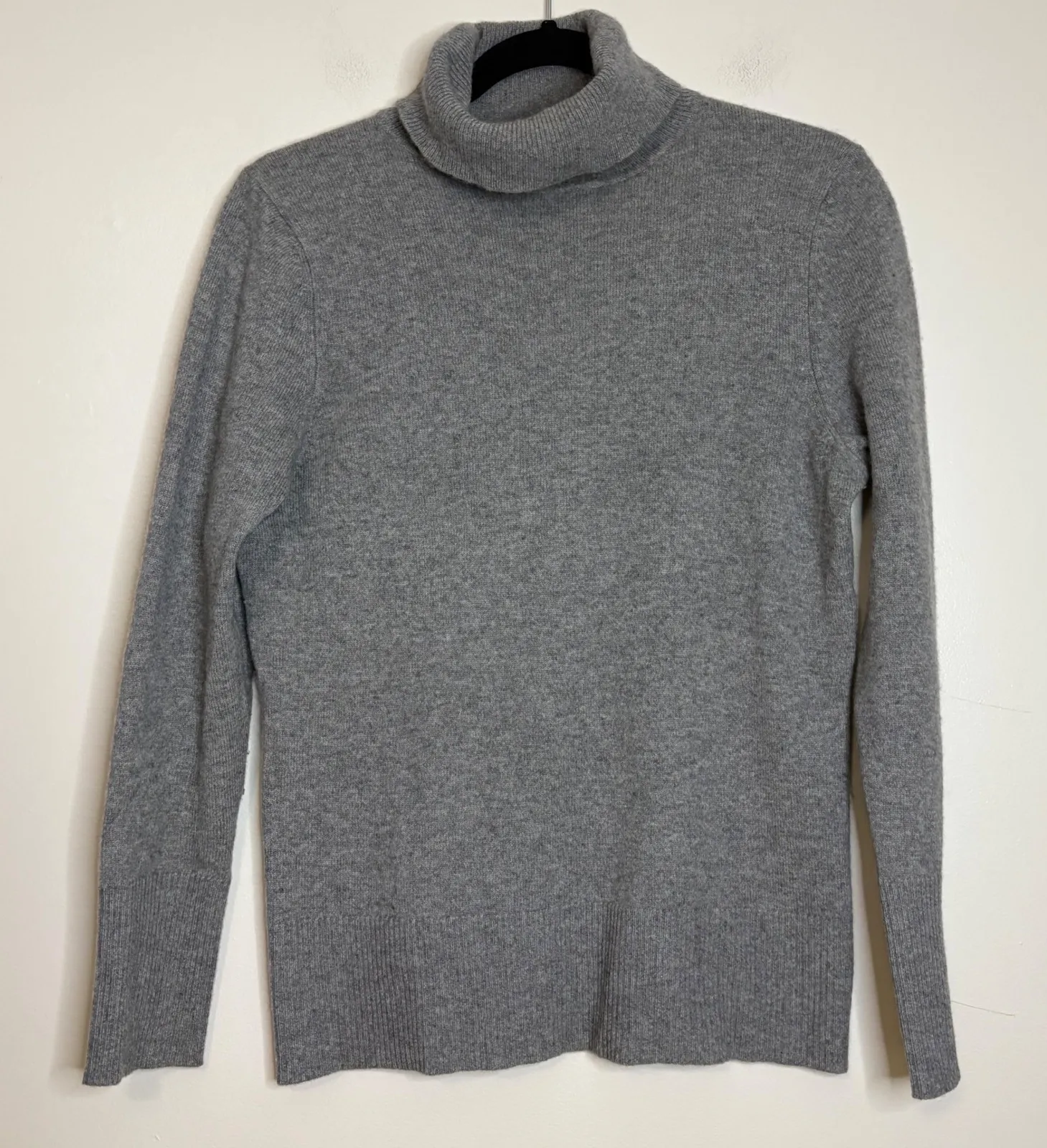 Victor Alfaro Gray 100% Cashmere Turtleneck Sweater Womens Size M Size M - Image 1
