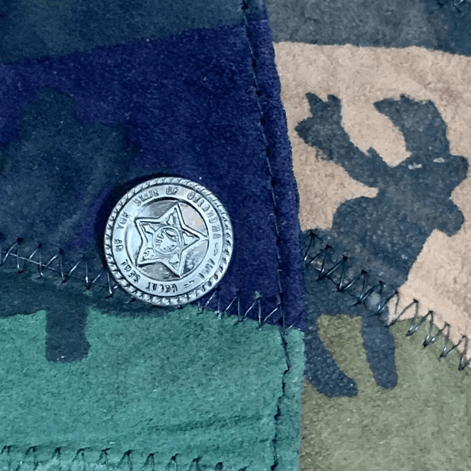 Vintage Western Patchwork Suede Leather Vest Wildlife Southwest Novelty Small Tan - Image 4