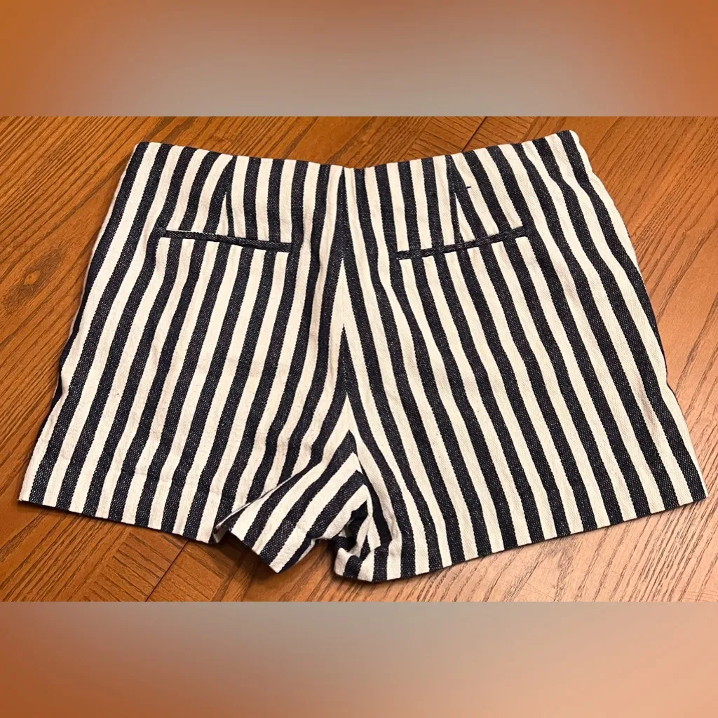 Banana Republic Factory Navy Blue & White Striped Linen 3.5” Shorts Size 8‎ - Image 6