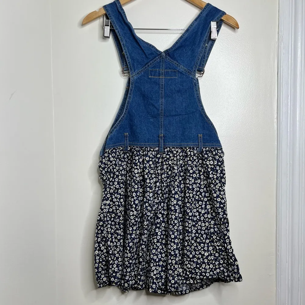 Vintage 90s Ditsy Floral Denim Overall Romper Size Small Blue w/ Daisy Print - Image 9