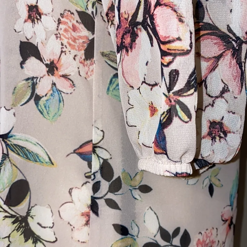 Living Doll Los Angeles small women’s sheer v neck floral blouse 3/4 sleeves NWT - Image 6