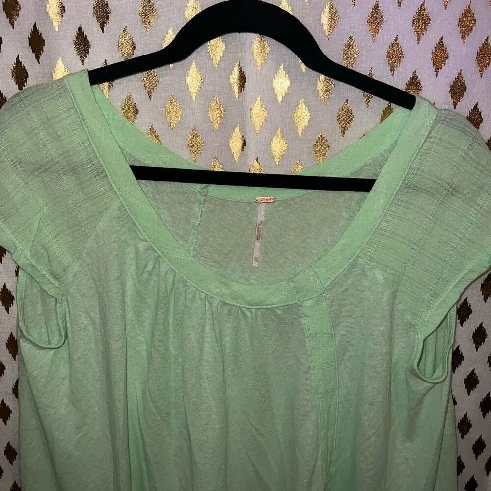 Free People Keep It Casual T-shirt blouse Queen Green size XS - Image 6