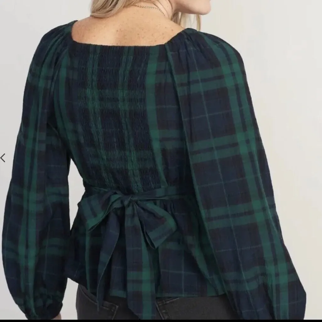 Old Navy Puff Sleeve Plaid Smocked Wrap Blouse NEW Tartan Plaid Size Small - Image 2