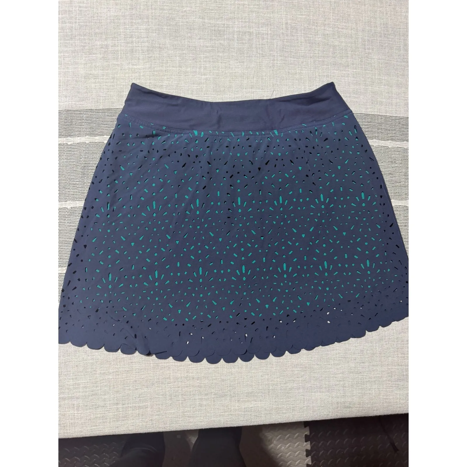 Title Nine Women's Athletic Skirt Tennis Golf Skort Laser Cut Perforated Navy M - Image 4