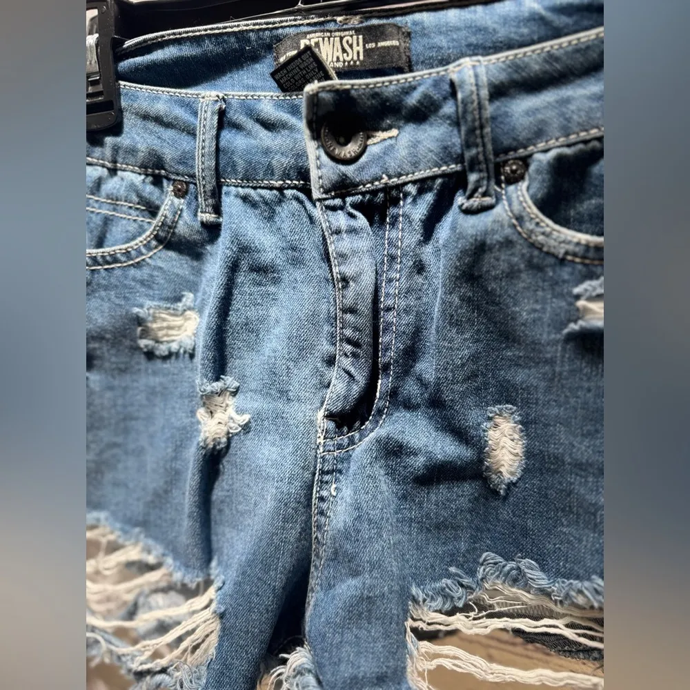 Rewash Blue Distressed Jean Shorts Raw Hem Size 7 or size 28 - Image 3