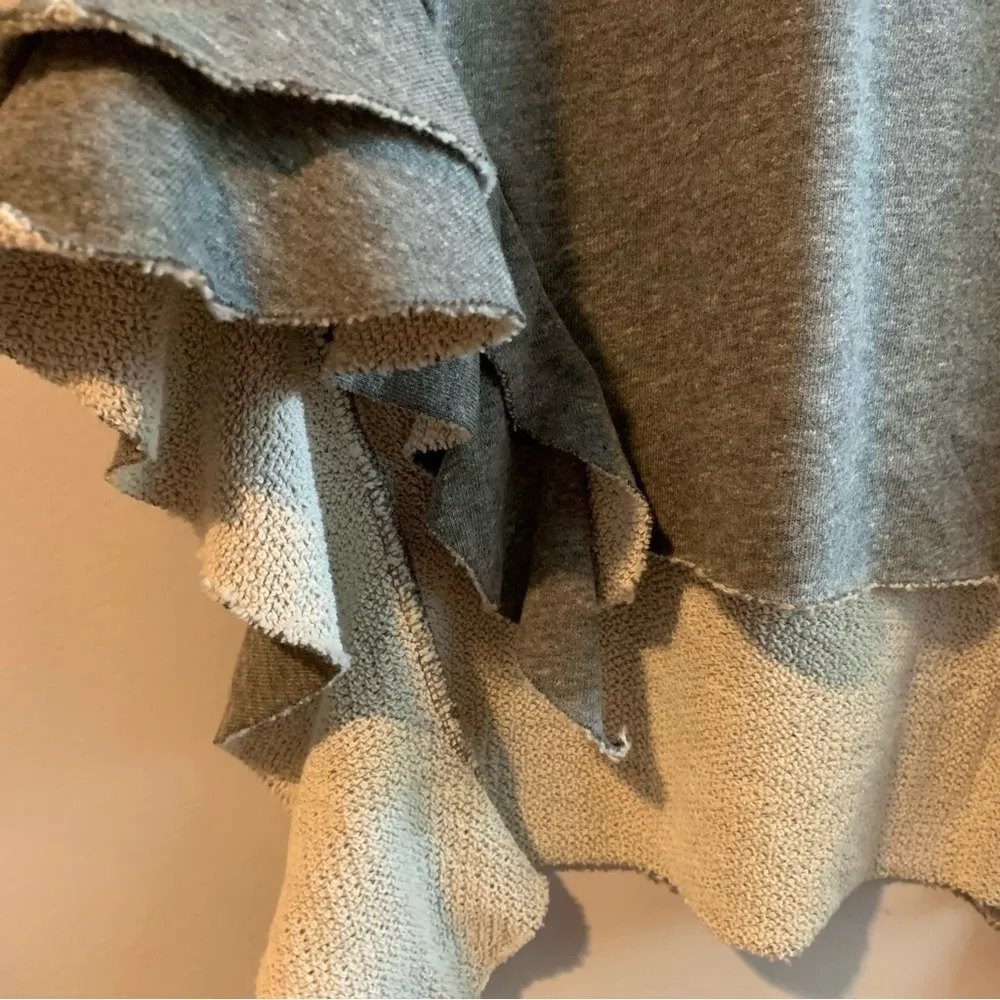NWT Black Orchid Grey Ruffled Raw Hem Pullover Sweatshirt Size M - Image 10