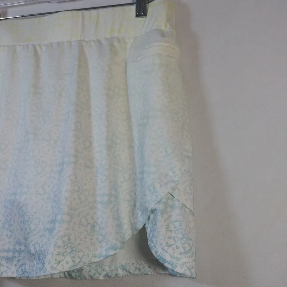 Pebble Beach Dryluxe Performance Ombre Geometric Pull On Skort Size M White Size M - Image 3