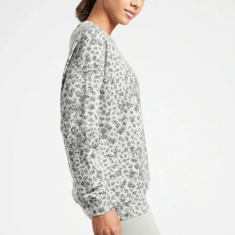 𝅺Athleta Studio To Street Splatter Sweater Gray Crewneck Pullover - Image 2