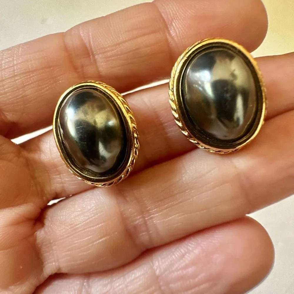 Carolee grey faux pearl vintage clip on earrings Gold - Image 2