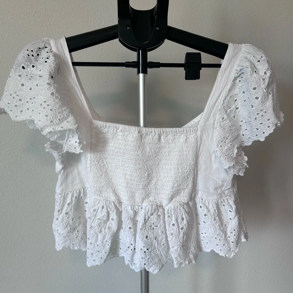 American Eagle White Eyelet Sweetheart Babydoll Flutter Sleeve Crop Top Sz Small - Image 2
