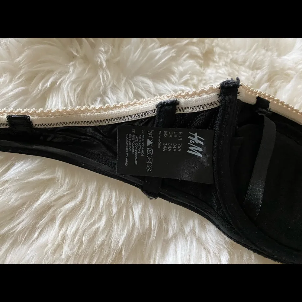 H&M Lacy Black and Cream Strapless Bra 34A - Image 5