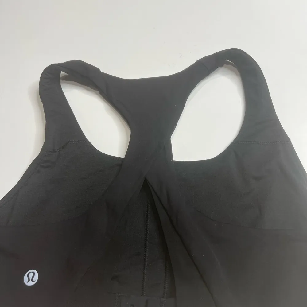 Lululemon size 8 sports bra. Hook and eye in the back up for it - Image 6