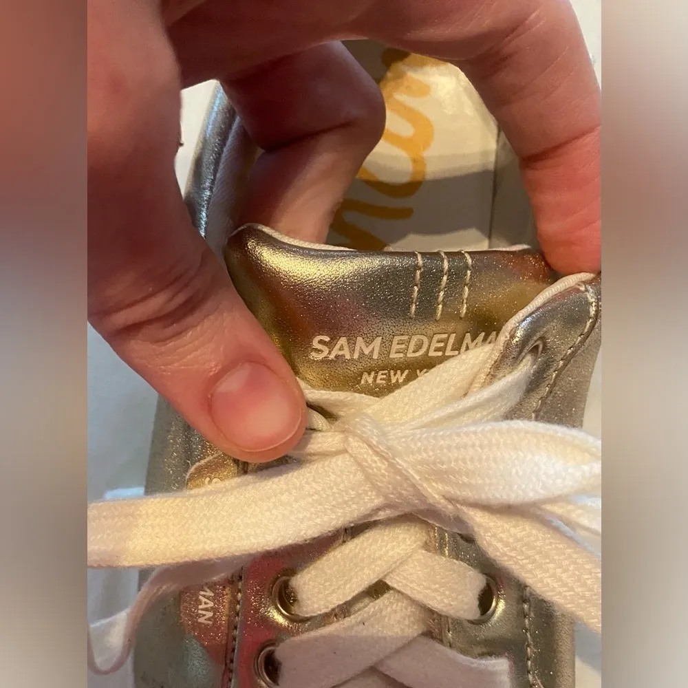 💕 2 For $10 Sam Edelman Boutique Brand Gold/Distressed Sneakers Size 7 - Image 4