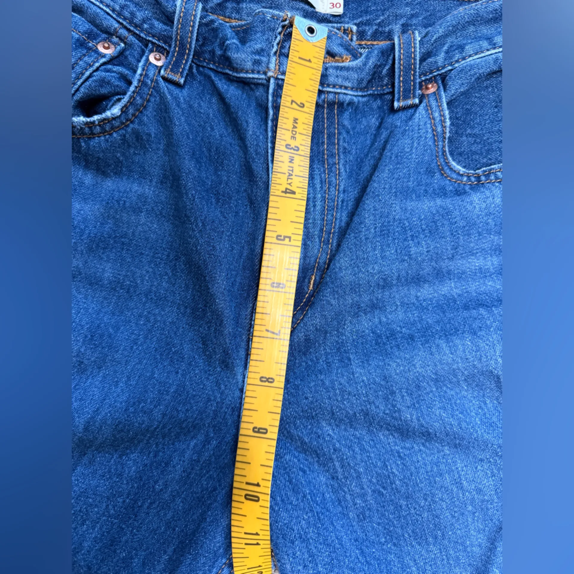 Low Pro Levi’s Straight Blue Jeans Size 30 - Image 5