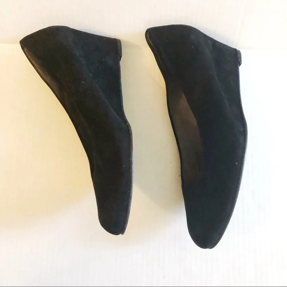 Stuart Weitzman Wedges Black Suede Heels Pumps Sz 9W EUC Business or Event Shoes - Image 8
