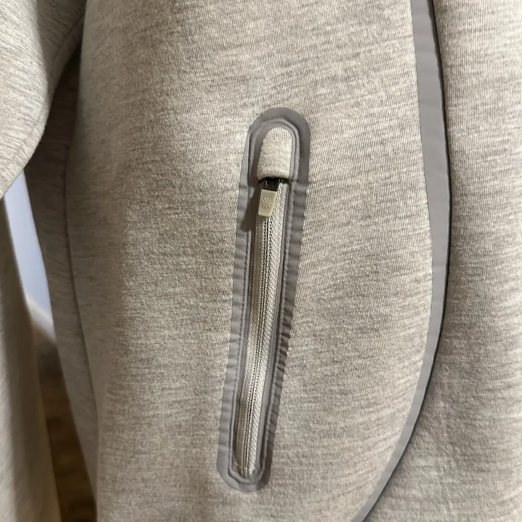 NWOT Fuse hooded jacket - Image 6