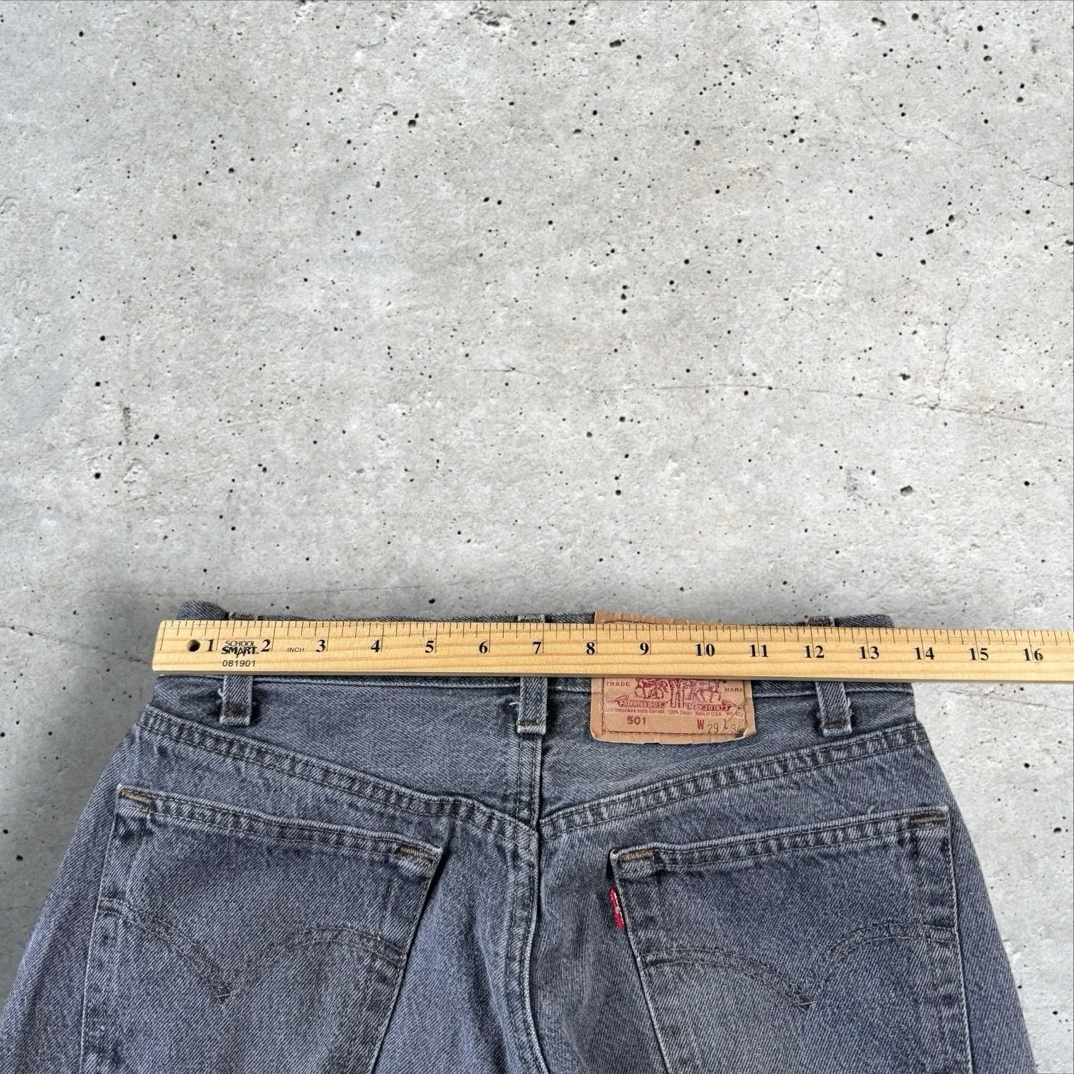 Vintage USA Levi's‎ 501 Jeans Fits 27x32 Gray Distressed Wash Denim - Image 6