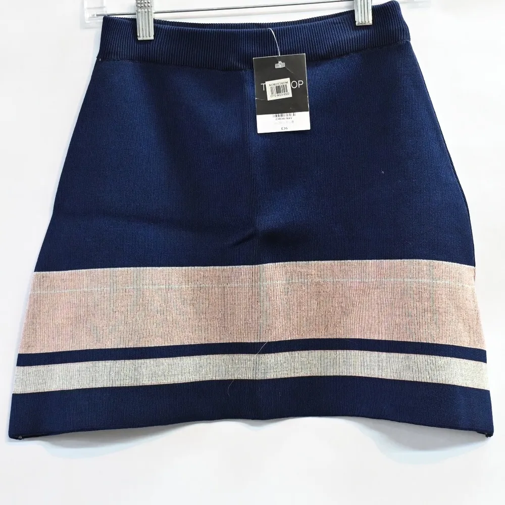 New  Mini Skirt Knit Contrast Blue and Metallic Size 4 - Image 4