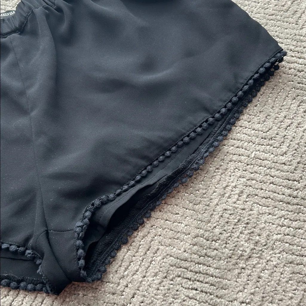 Brandy Melville Black Elastic Waist Shorts - Image 5
