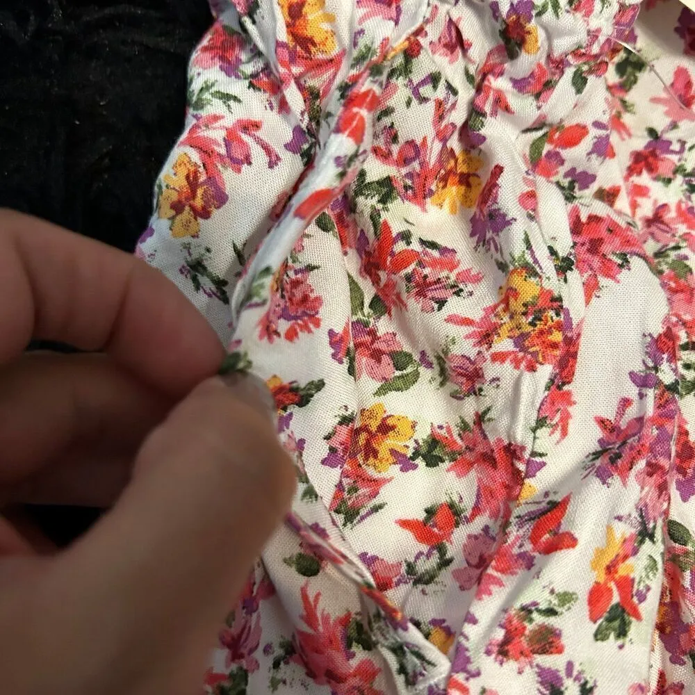 Aeropostal floral print shorts with pockets size S women’s new - Image 4