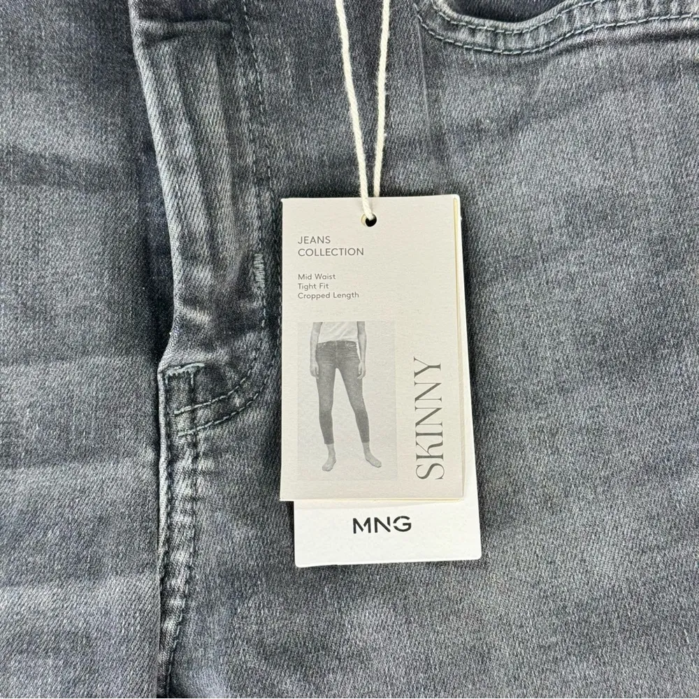 MNG Collection ISA Black Denim Skinny Jeans Mid-Rise Tight Fit Cropped Size 4 - Image 7