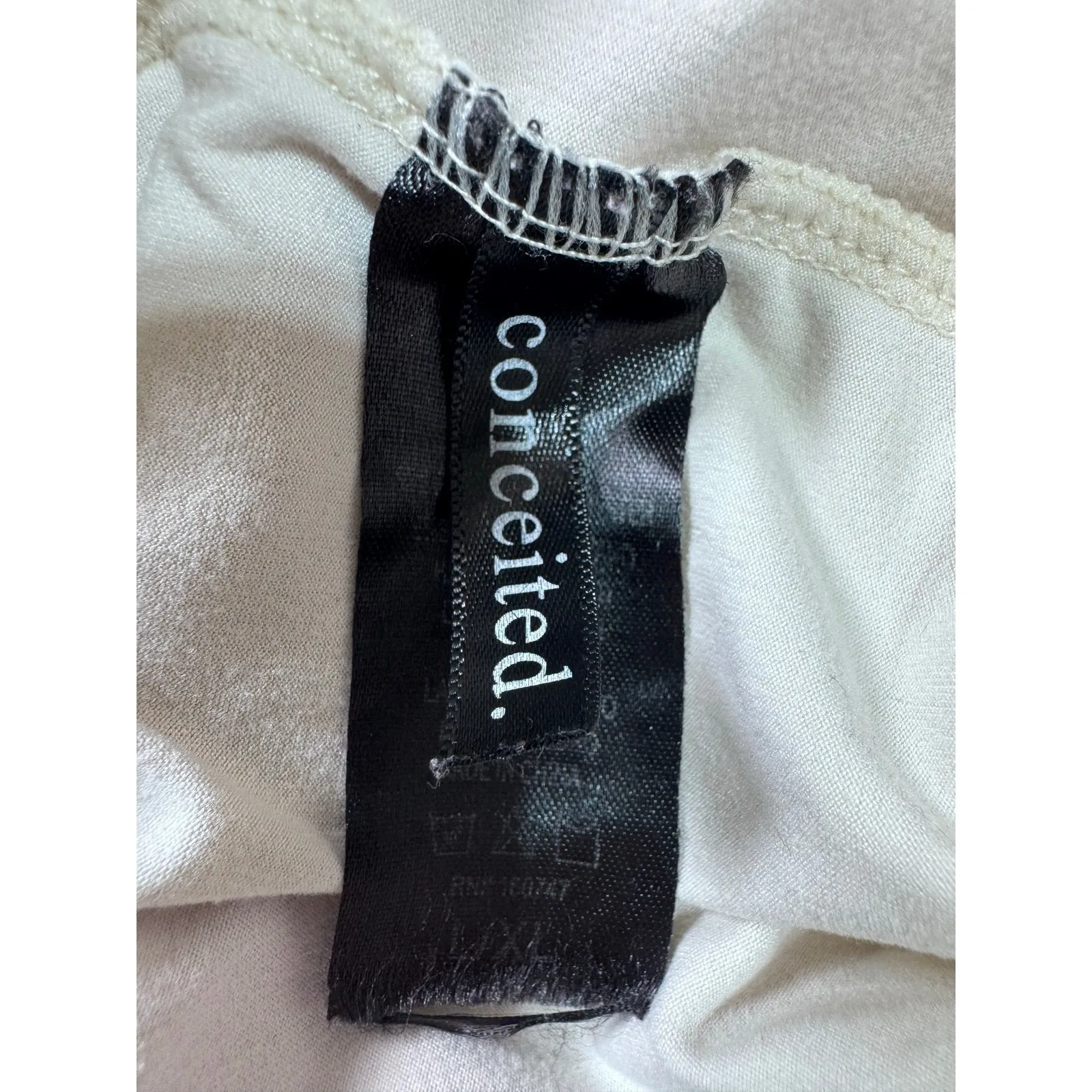 Conceited Women's Beige High Waist Ruched Lounge Shorts Stretch Comfy Size Large - Image 5