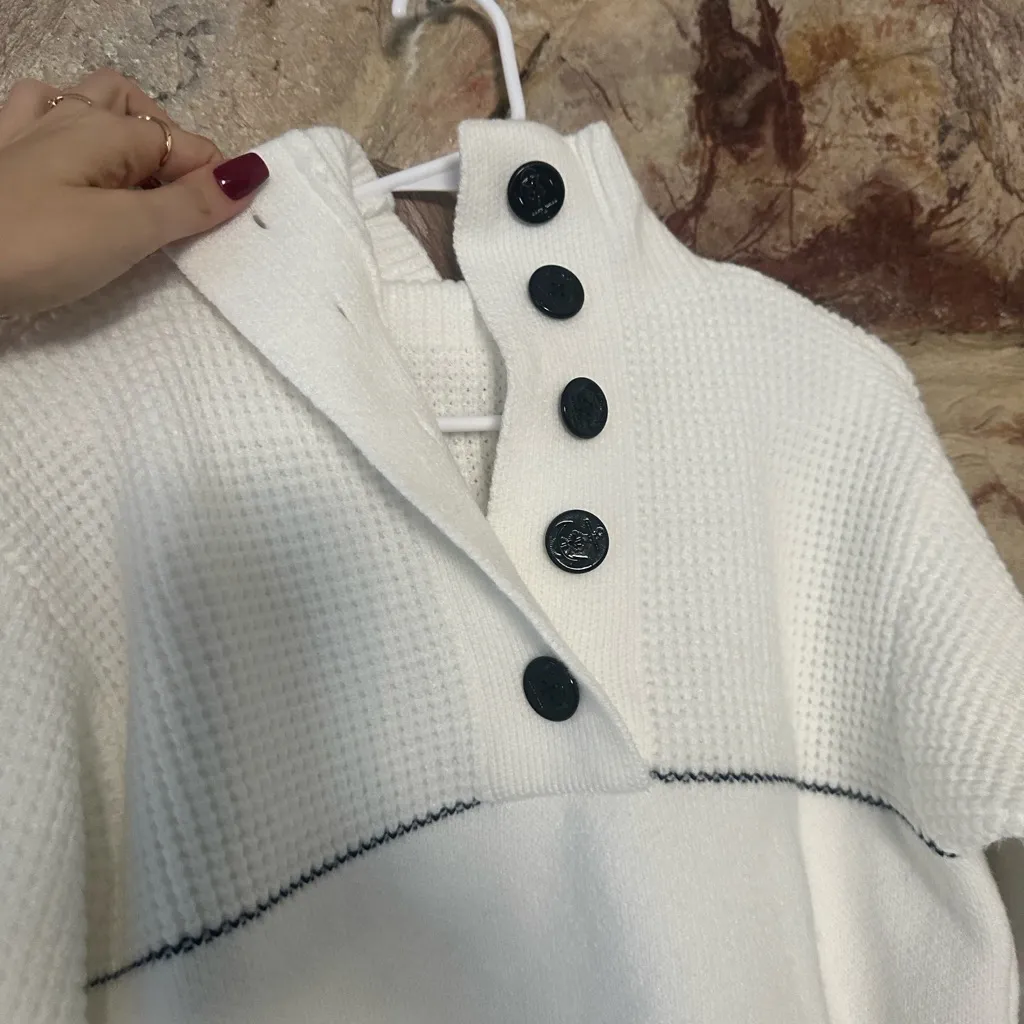 Commense Open Collar Button Up Sweater size medium White - Image 5