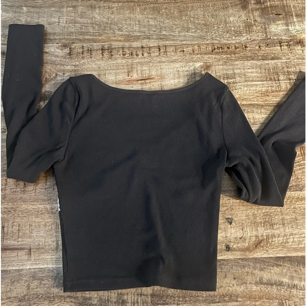 SHEIN cropped long sleeve - Image 3