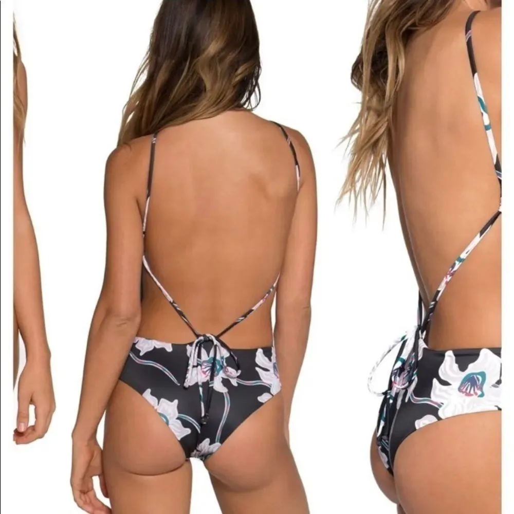 𝅺ONE peace swimsuit Size XS - Image 2