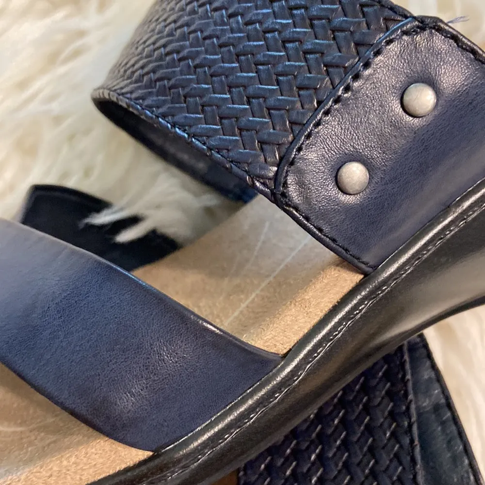 Wear Ever Sandals size 10 BNWOT navy blue color please see pictures - Image 15