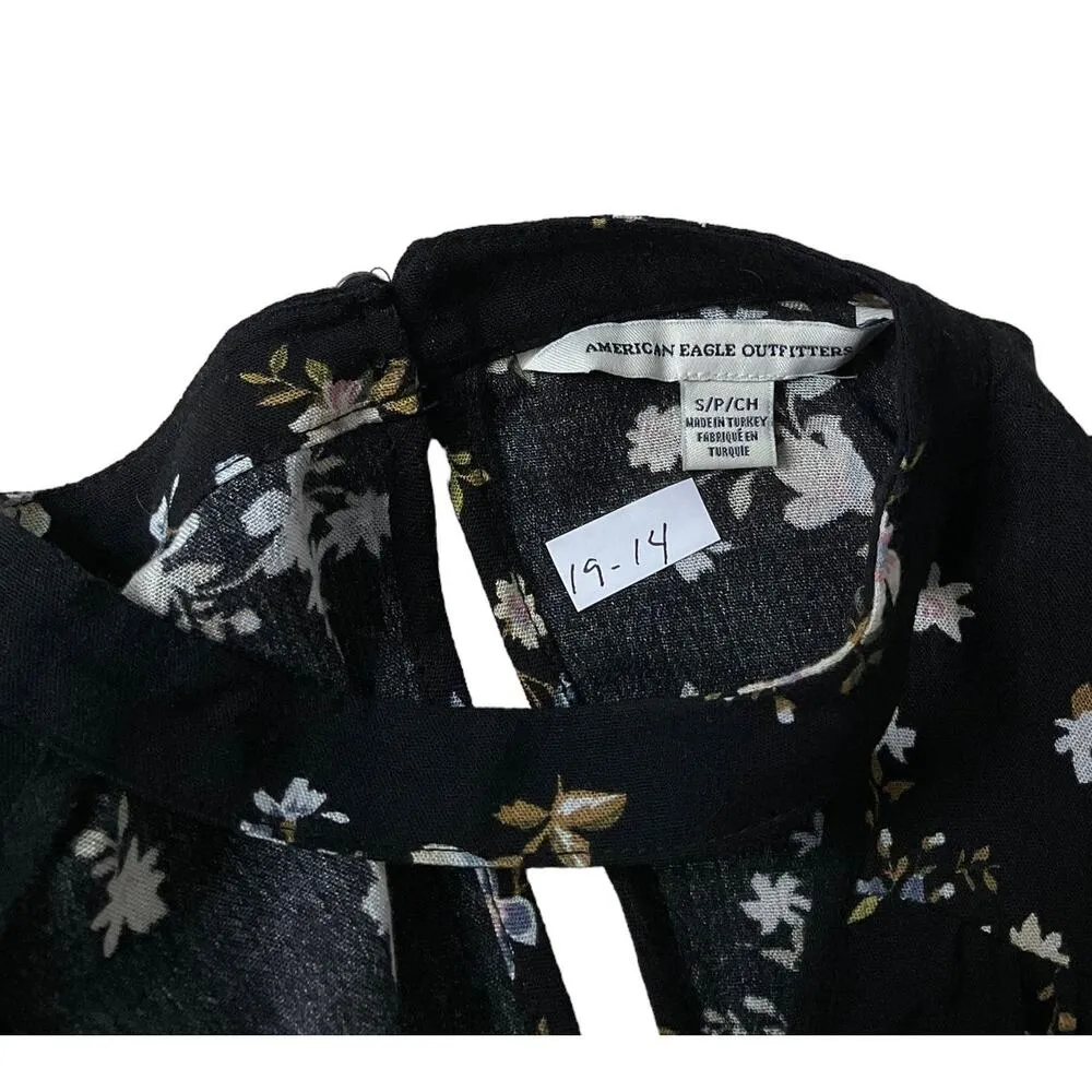 American Eagle Outfitters Black Floral Flare Sleeve Top Women's Sz Small | 19-14 - Image 4
