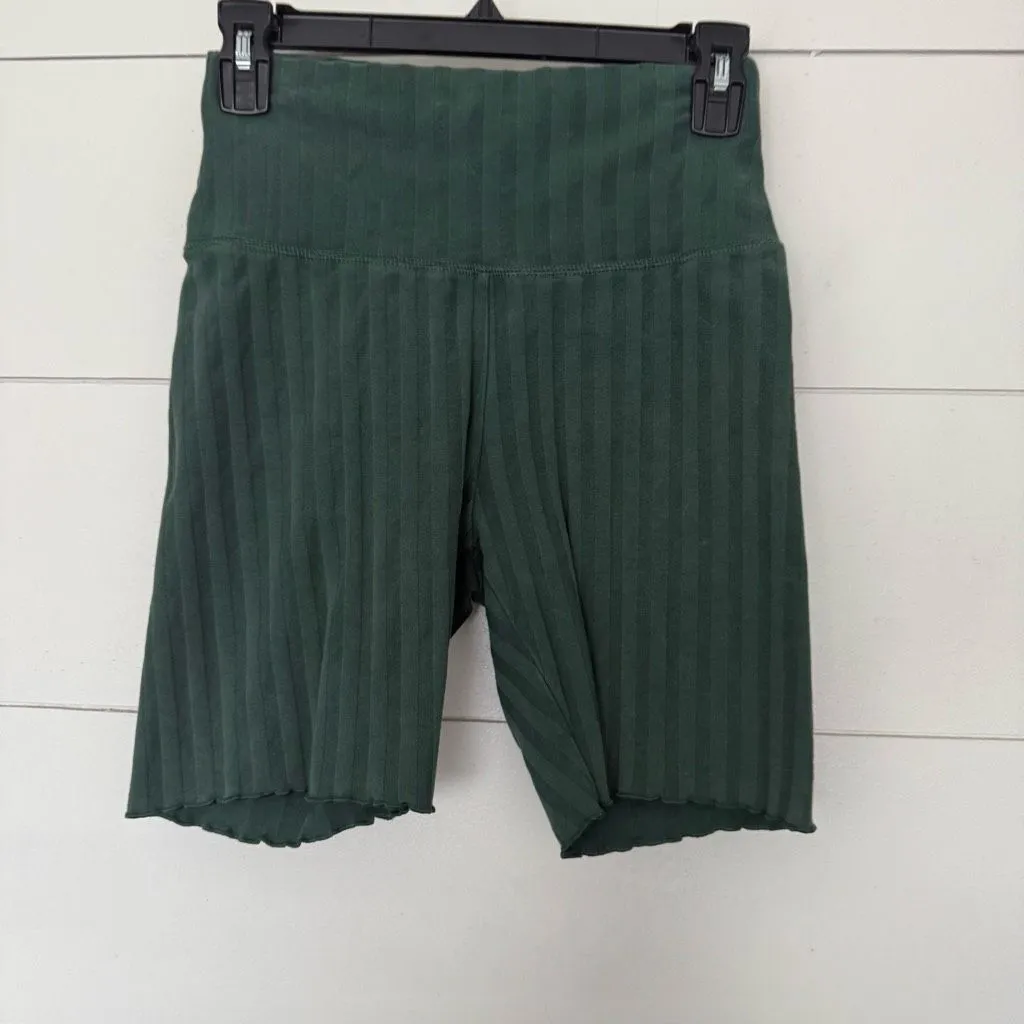 Aerie Women’s Medium Green Lettuce Hem Bike Shorts Cotton - Image 2