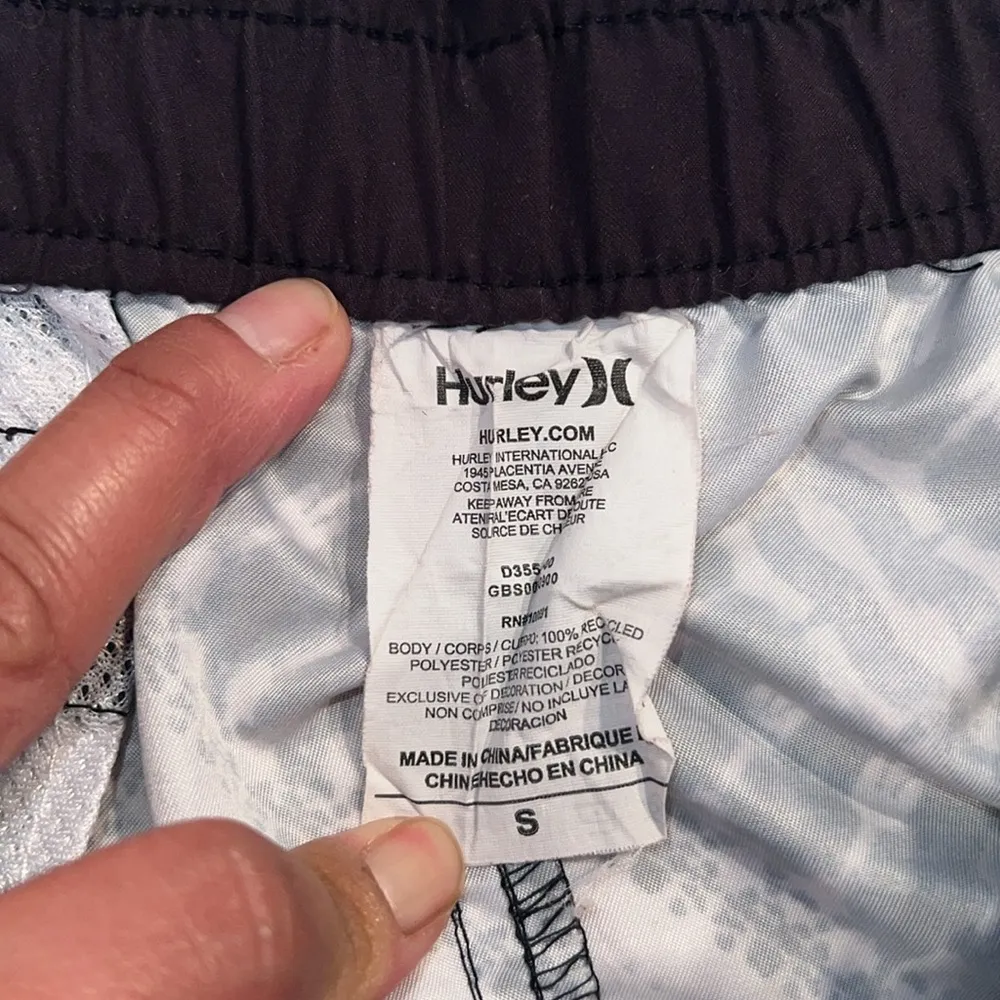 Hurley Shorts Womens Small Black White Boardshorts Supersuede Short Beachrider - Image 4