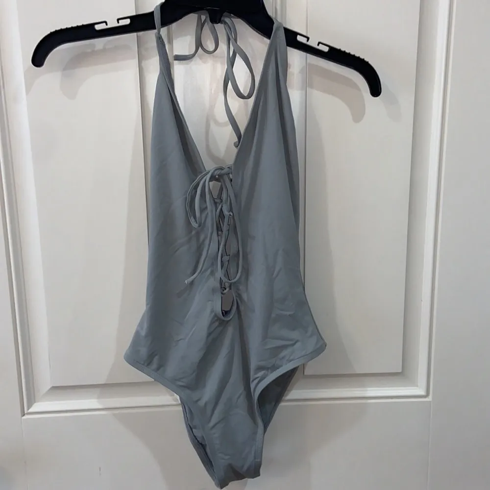 Dippin daisy’s swimwear Stone/Grey Lace up one piece bathing suit size small - Image 3