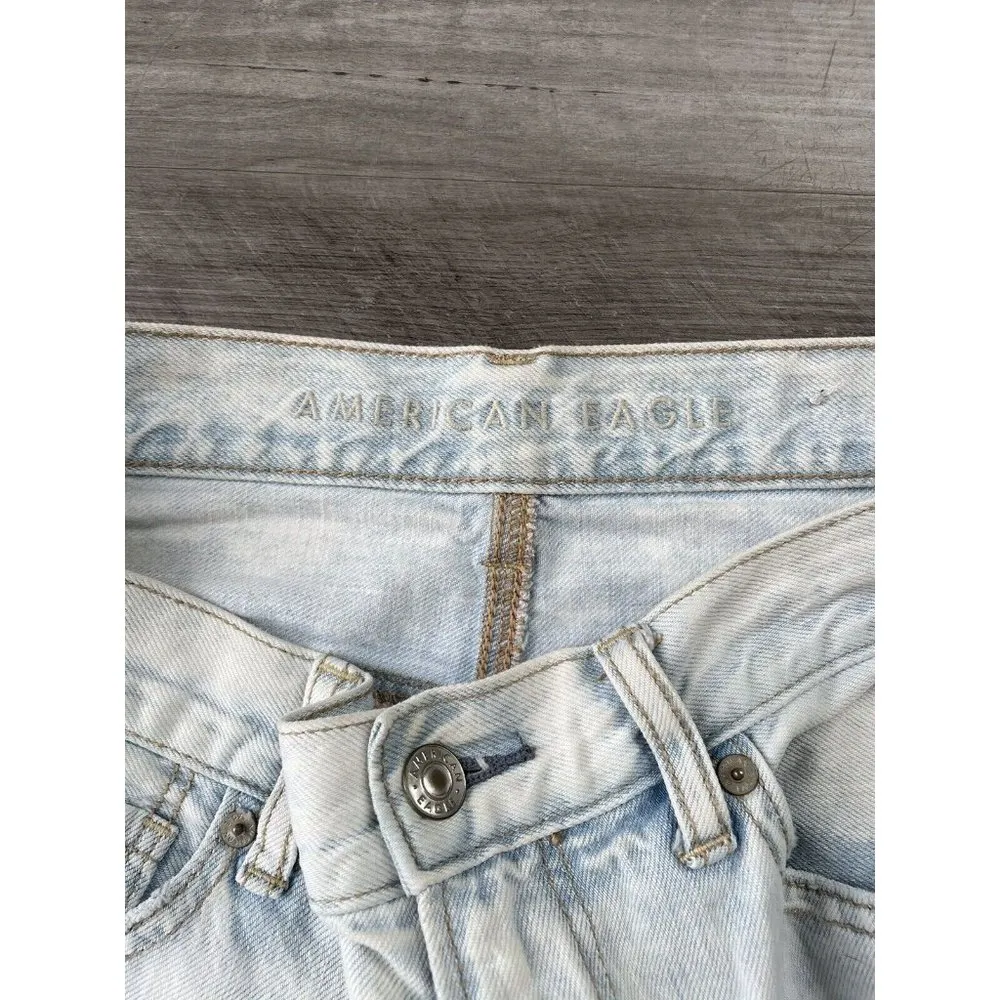 Mom Jeans Size 8 Light Wash Distressed Raw Hem High Rise - Image 5