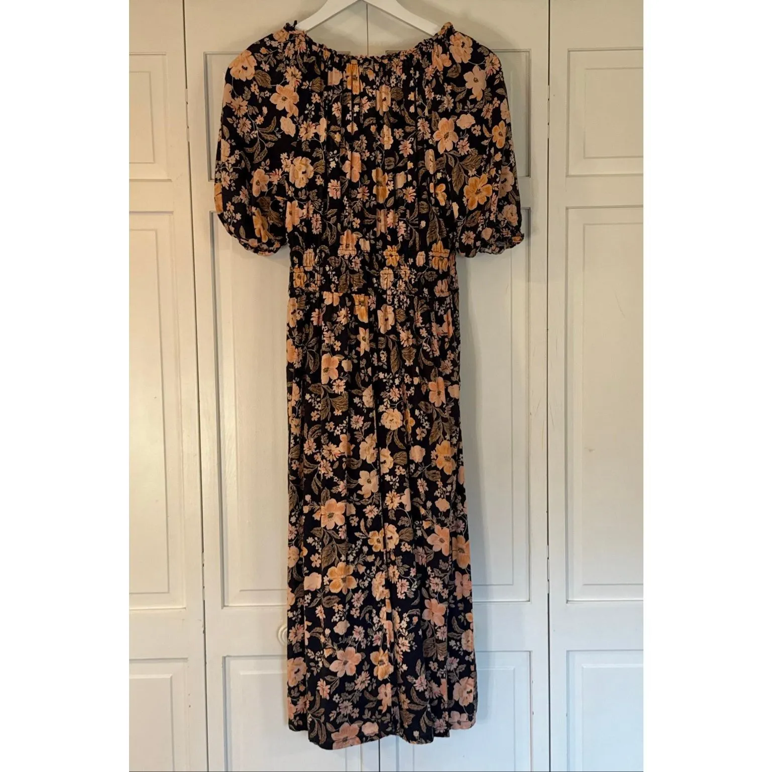 Old Navy floral waist defined smocked puff sleeve midi dress small - Image 4