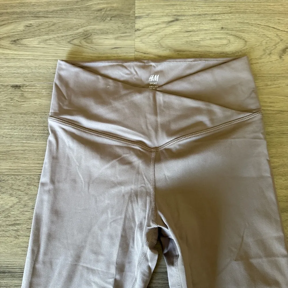 H&M Sport High-Waisted Light Brown/Gray Leggings Size S - Image 2