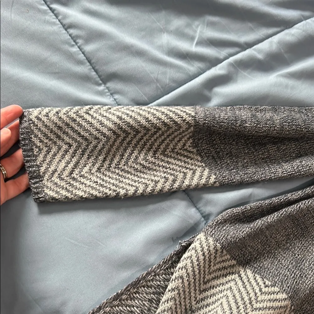 Gray and Cream Two - Image 3