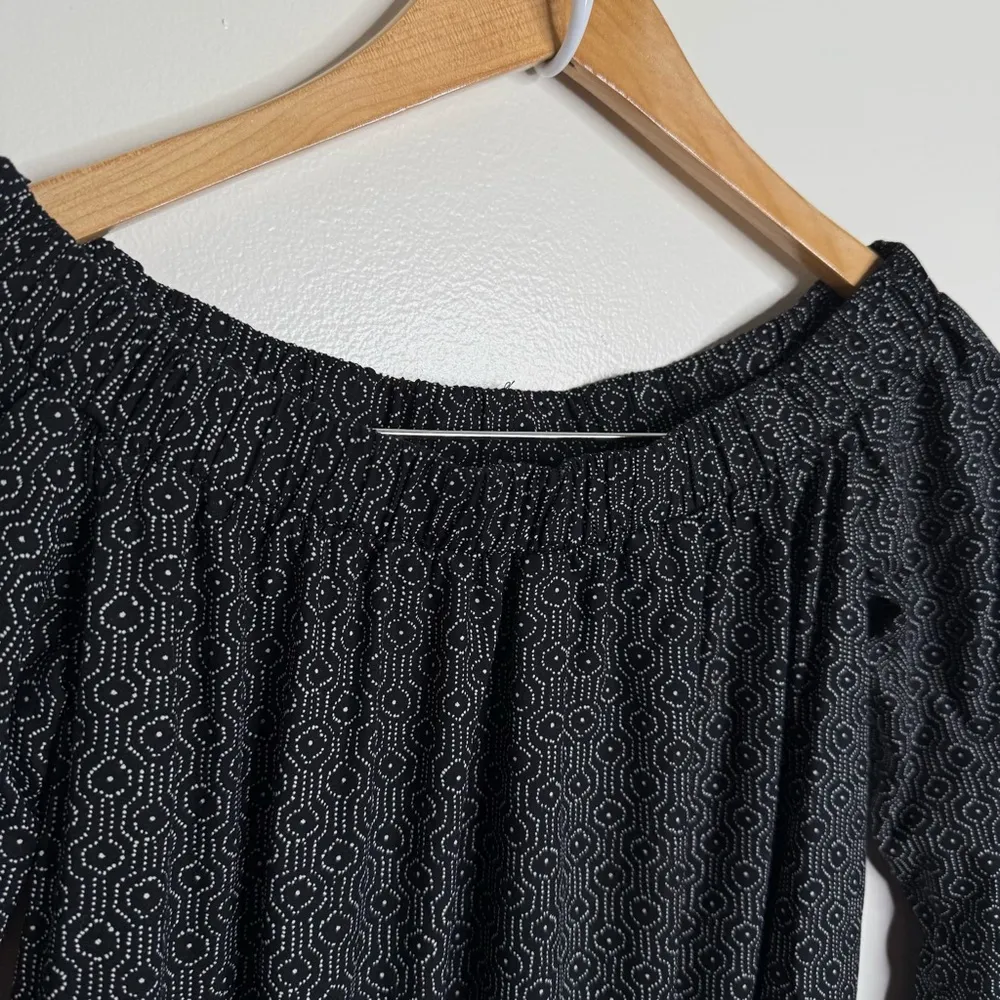 Old Navy Black Geometric Shift Dress Woman’s Sz XS Off the Shoulder Bell Sleeve - Image 6