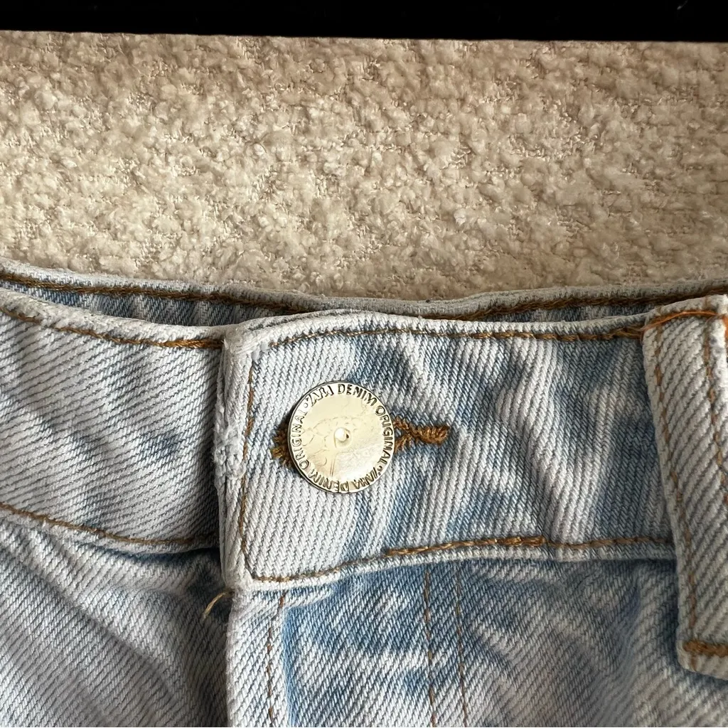 Zara Women’s Light‎ Wash Denim Jean Shorts 100% Cotton Size 10 - Image 4