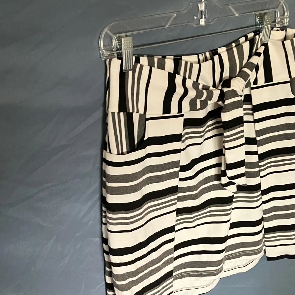 CAbi: Black & White Striped Pencil Skirt- S - Image 12