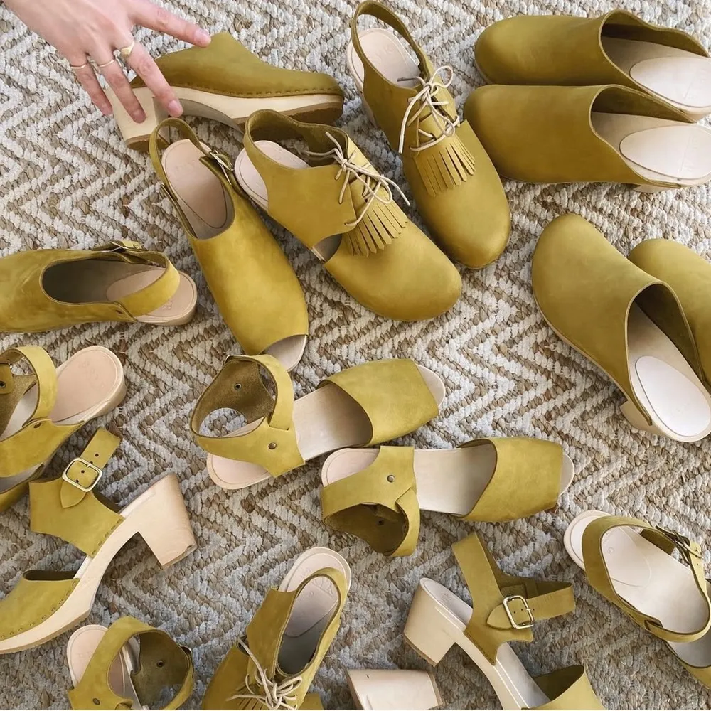 BRYR Clog Spanish Toe Mid Heel Nubuck Leather Sandals in fennel Yellow Size 6 - Image 2