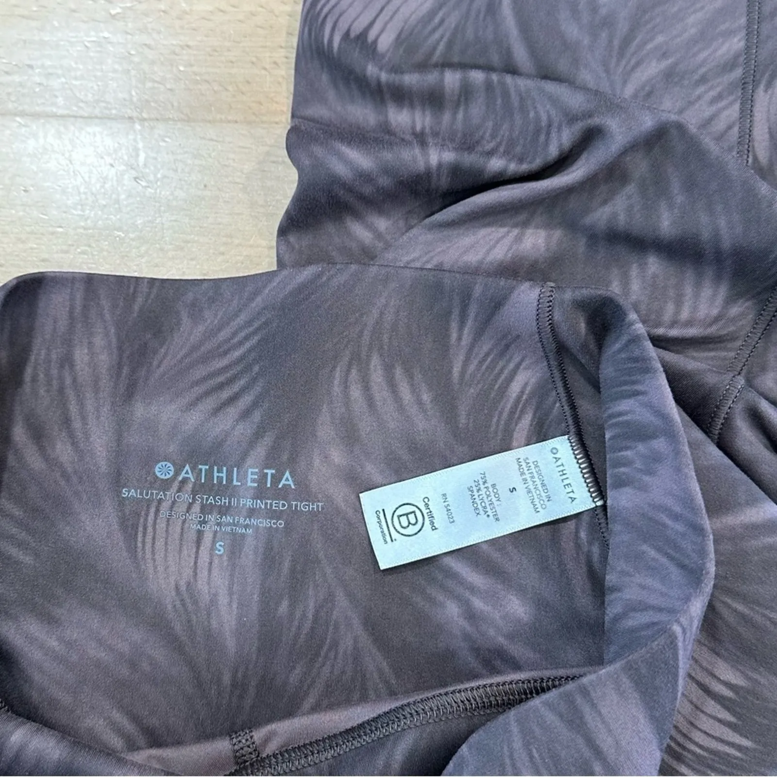 Athleta Salutation Stash Pocket II Printed High Rise Tight Leggings Ava Almond - Image 7