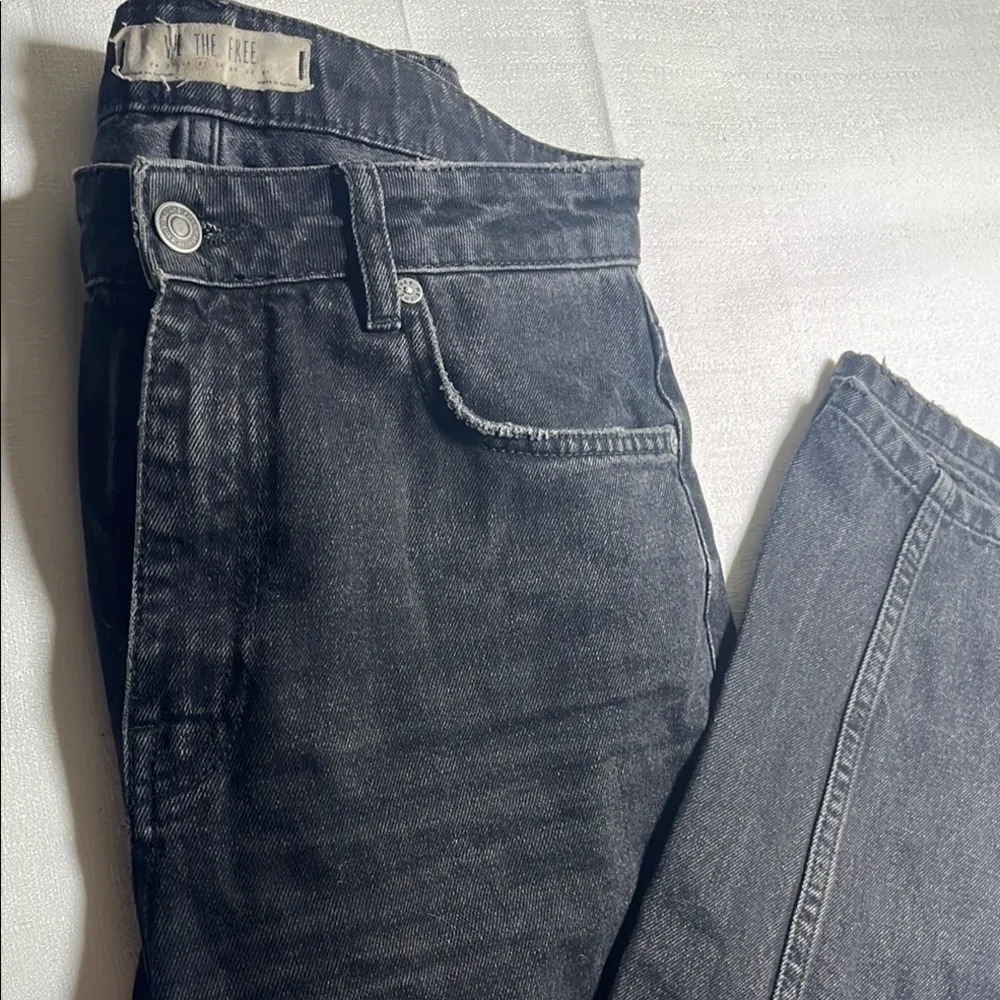 We The Free Black Straight Leg Jeans Timeless Style - Image 3