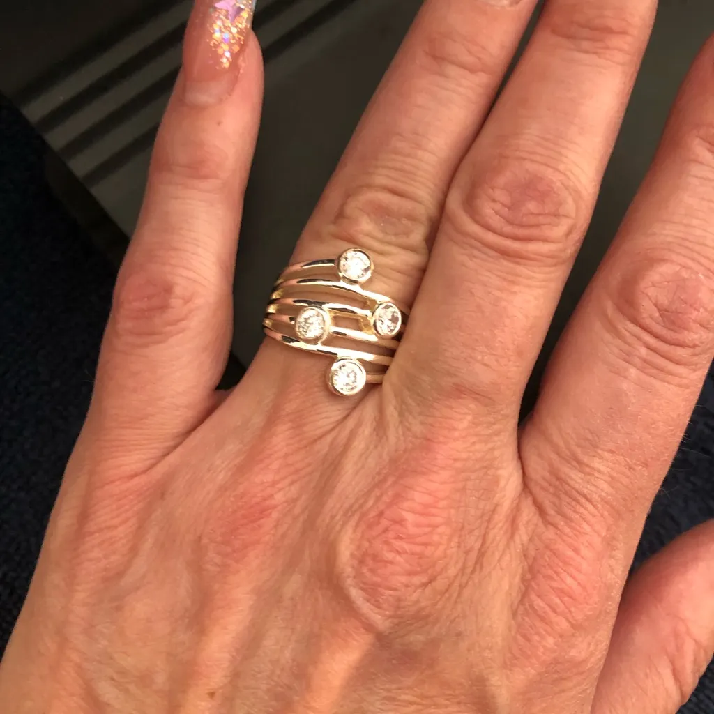 Premier jewelry silver ring with stones. Size 8 - Image 3