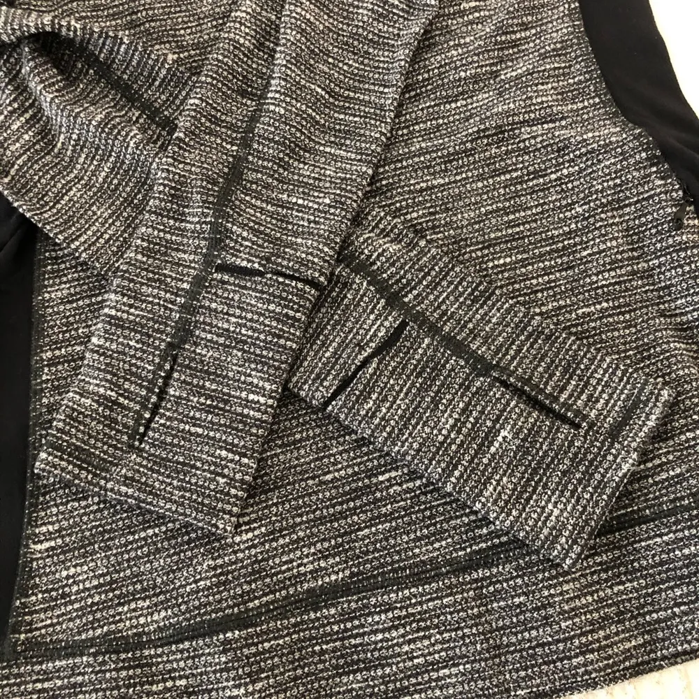 Lululemon Think Fast Run Long Sleeve Top Grey Black Small 6 - Image 5