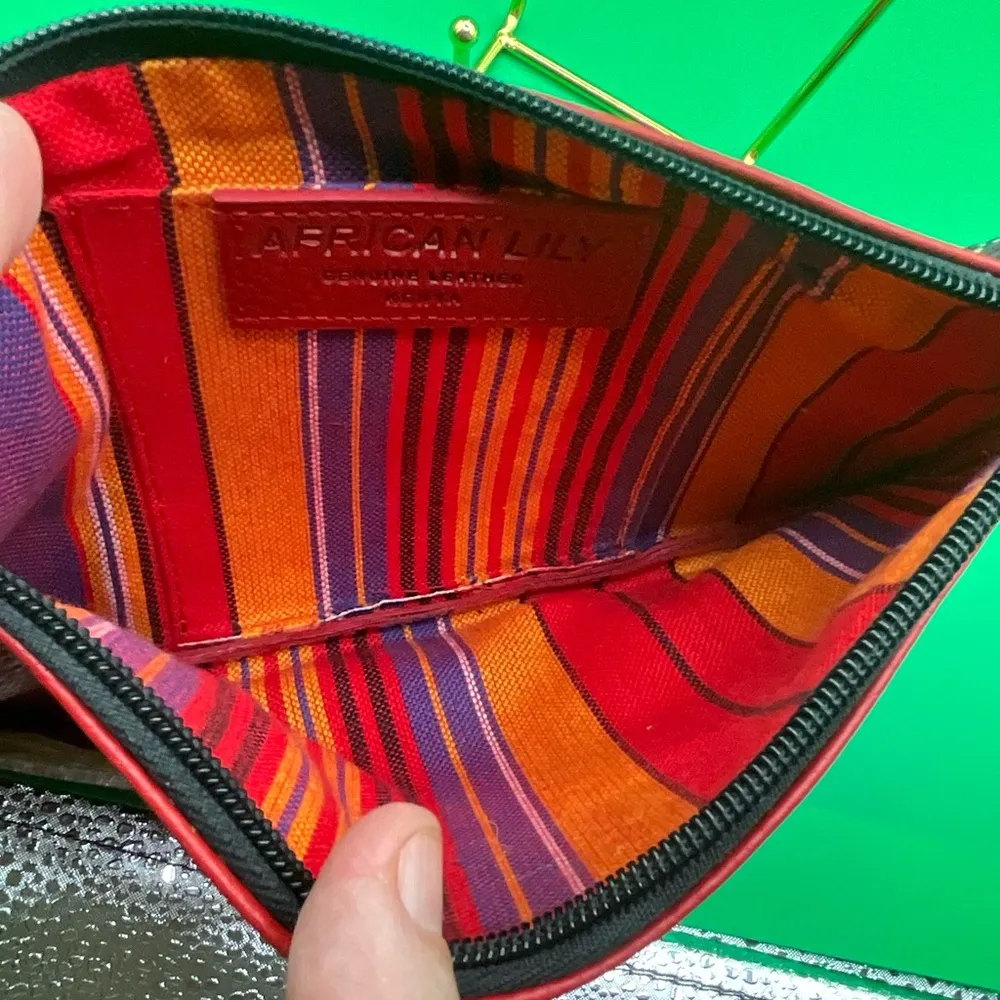 A Rare Made In Kenya African Lilly Leather Red Beautiful Wristlet Wallet - Image 4