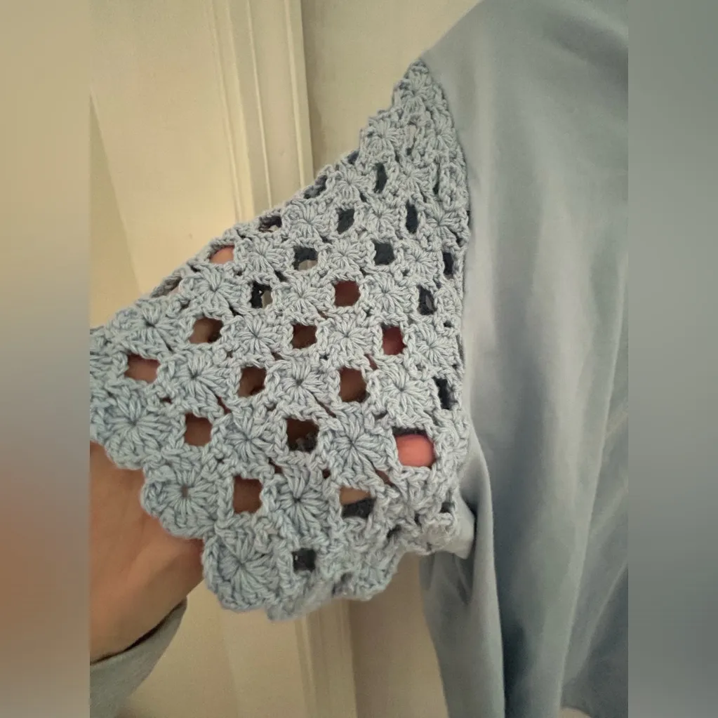 Joie size large t shirt, cropped, with crocheted sleeves. Lovely light b… - Image 2
