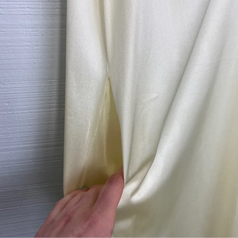 Vintage Vanity Fair Cream Nightgown Dress Short Sleeve Floral Lace Pockets M - Image 4